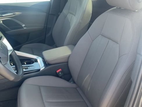 Used 2025 Audi Q5 Premium w/ Convenience Package image 11