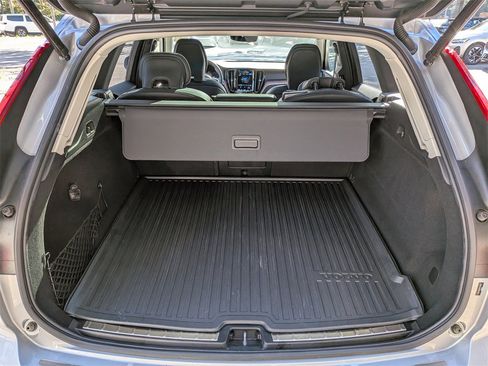 Certified 2023 Volvo XC60 B5 Ultimate w/ Climate Package image 13