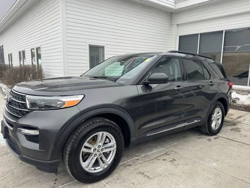 Used 2020 Ford Explorer XLT w/ Equipment Group 202A image 3