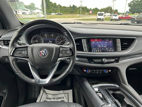Used 2023 Buick Enclave Essence AWD/4WD image 13