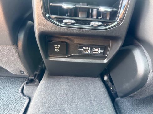 Used 2023 Jeep Grand Cherokee Summit w/ Advanced Protech Group IV AWD/4WD image 39