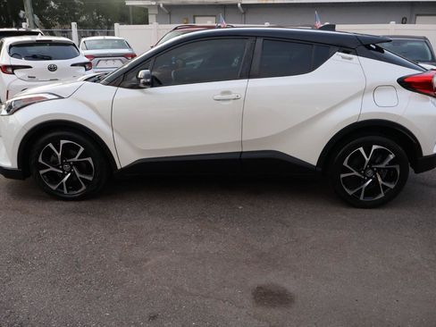 Used 2019 Toyota C-HR XLE FWD image 8