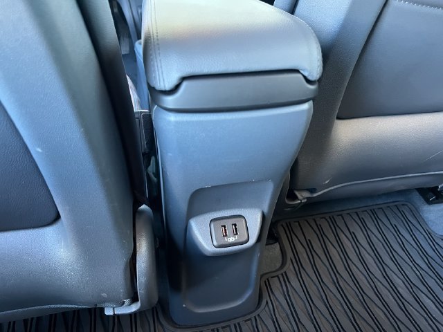 Used 2020 Chevrolet Bolt Premier w/ Infotainment Package FWD image 30
