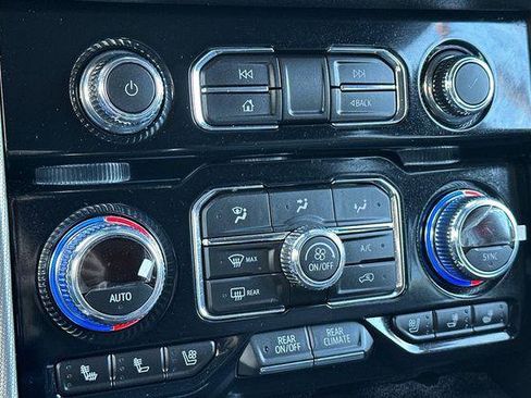 Used 2024 GMC Yukon Denali image 22