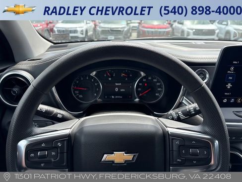Used 2025 Chevrolet Blazer LT AWD/4WD image 6