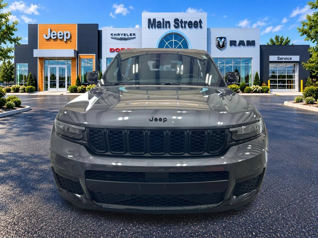 Used 2024 Jeep Grand Cherokee L Laredo AWD/4WD image 8