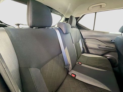 Used 2018 Nissan Kicks SV image 24