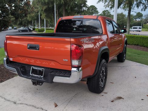 Used 2017 Toyota Tacoma TRD Off-Road w/ Tow Package (A/T) AWD/4WD image 10