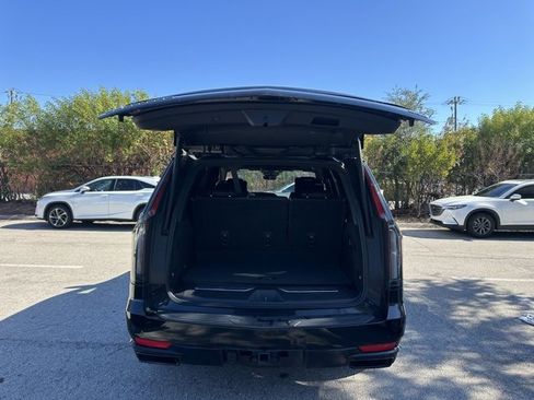 Used 2023 Cadillac Escalade Sport image 9