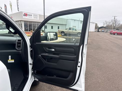New 2026 RAM 1500 Express AWD/4WD image 33
