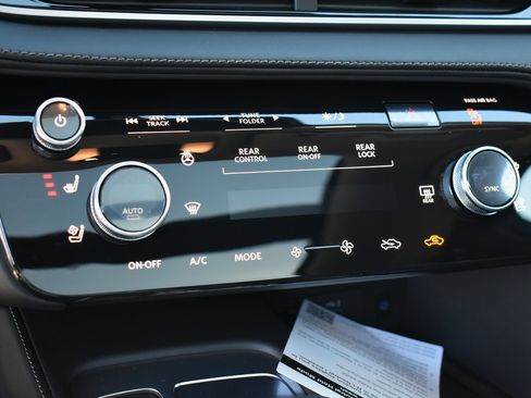 New 2025 INFINITI QX60 Luxe w/ Lighting Package (N94) image 24