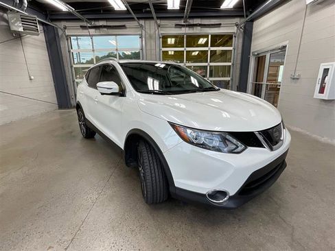 Used 2017 Nissan Rogue Sport SL w/ SL Premium Package AWD/4WD image 7