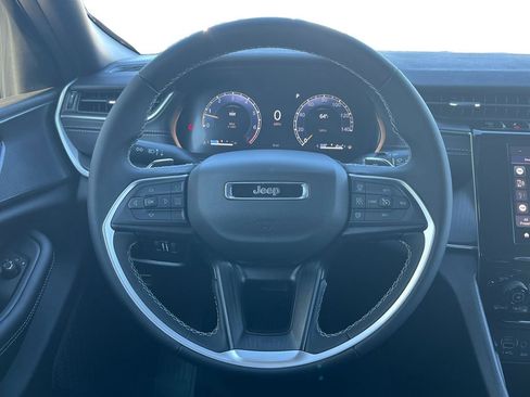 New 2025 Jeep Grand Cherokee Laredo image 21