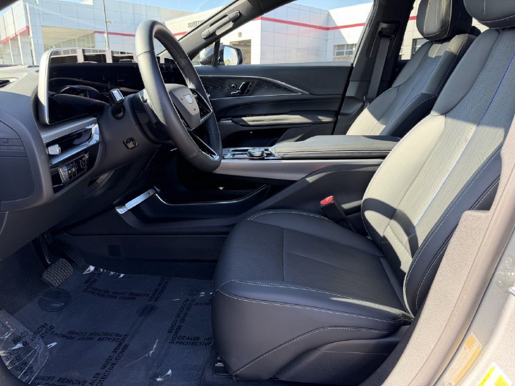 Used 2024 Cadillac Lyriq Sport AWD/4WD image 6