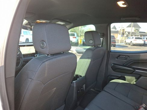 Used 2024 Chevrolet Colorado Trail Boss w/ Technology Package image 20