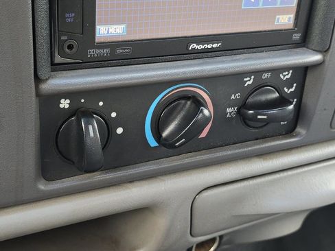 Used 2001 Ford F250 XL AWD/4WD image 18