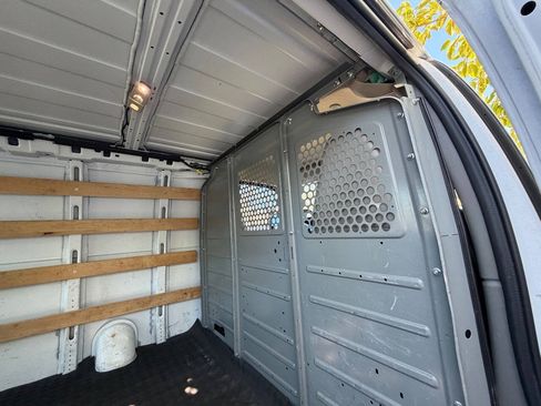 Used 2016 GMC Savana 2500 RWD image 8