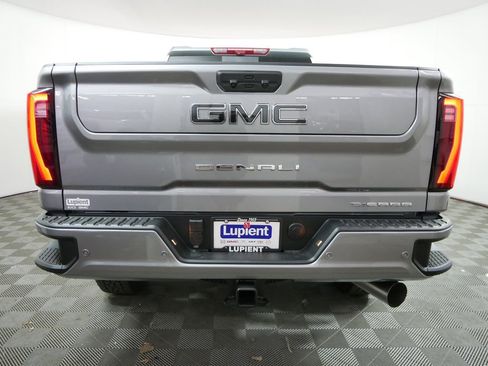 New 2025 GMC Sierra 3500 Denali Ultimate image 3