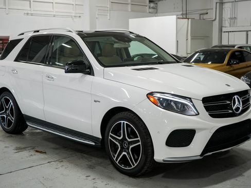 Used 2019 Mercedes-Benz GLE 43 AMG 4MATIC w/ Premium 2 Package image 8