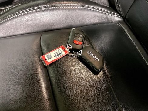 Used 2022 Jeep Wrangler Unlimited Sahara w/ Cold Weather Group image 30