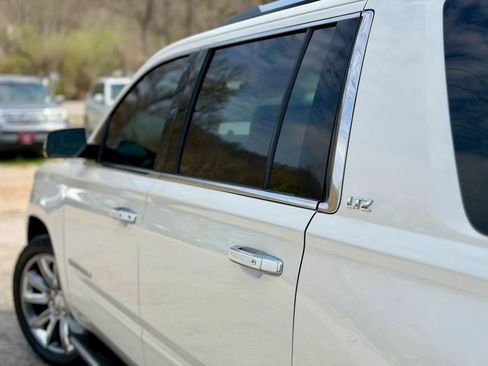 Used 2015 Chevrolet Suburban LTZ image 8