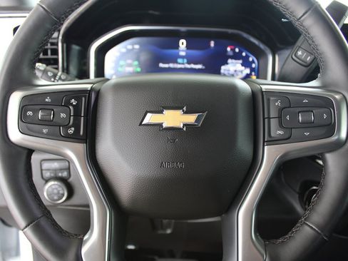 Used 2025 Chevrolet Silverado 2500 LT w/ Convenience Package AWD/4WD image 36