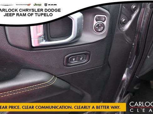 Used 2025 Jeep Wrangler Unlimited Sahara w/ Safety Group AWD/4WD image 15