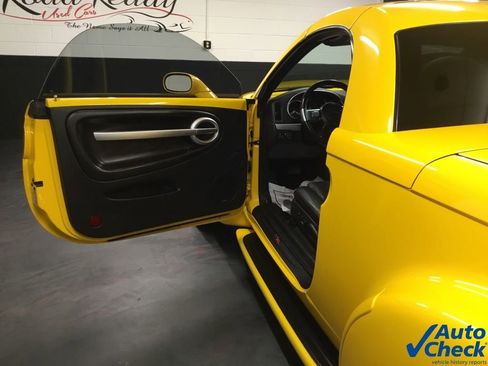 Used 2003 Chevrolet SSR w/ Preferred Equipment Group image 30