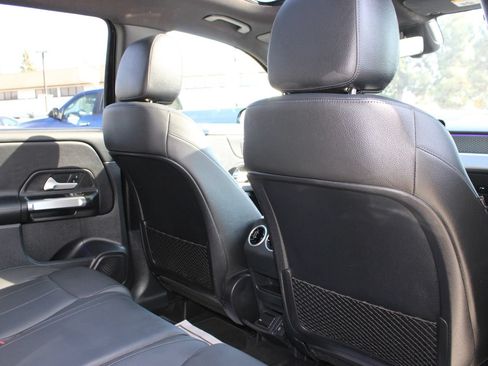 Used 2025 Mercedes-Benz GLB 250 4MATIC image 22