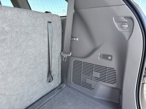 Used 2018 Toyota Highlander Plus image 32