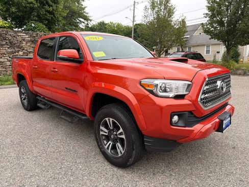 Used 2017 Toyota Tacoma TRD Sport w/ Tow Package (A/T) AWD/4WD image 7
