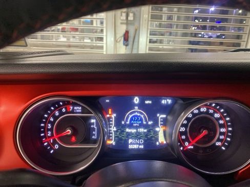 Used 2018 Jeep Wrangler Unlimited Rubicon image 16