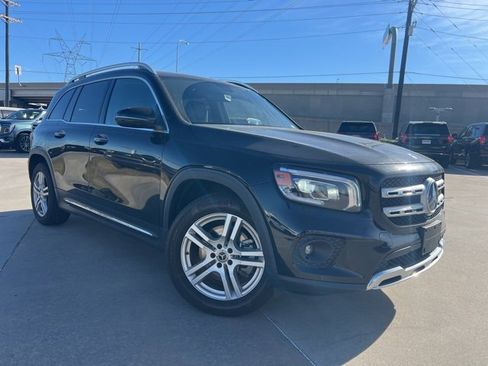Used 2023 Mercedes-Benz GLB 250 image 2