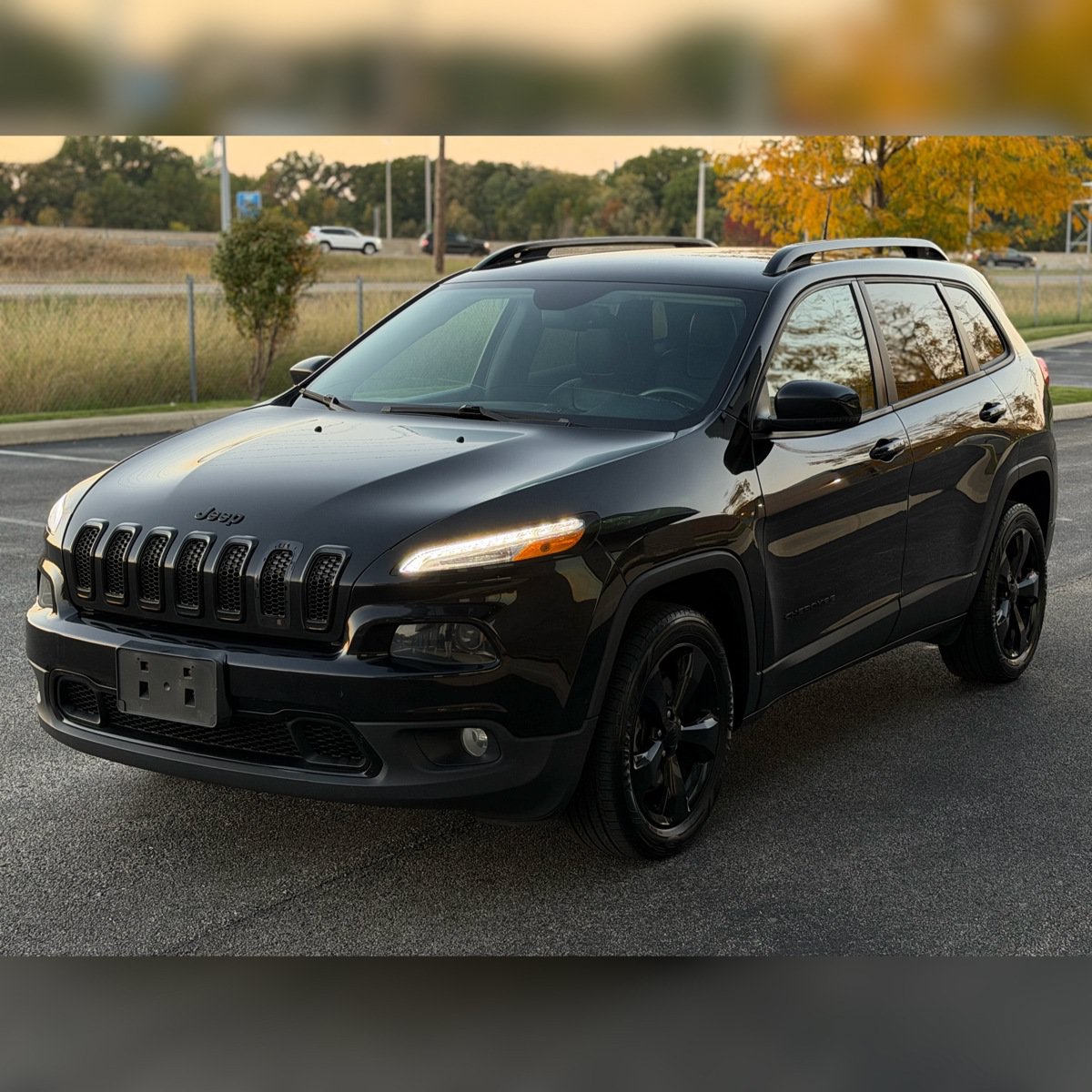 Used 2017 Jeep Cherokee Limited FWD image 4