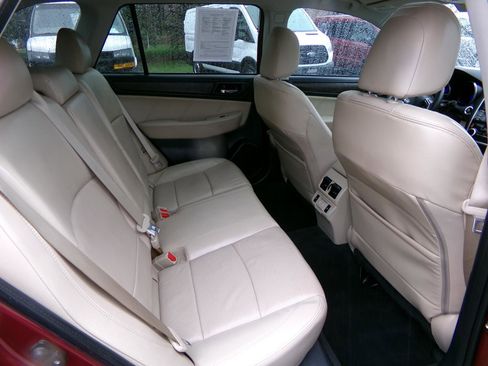 Used 2019 Subaru Outback 2.5i Limited w/ Popular Package #2 AWD/4WD image 38