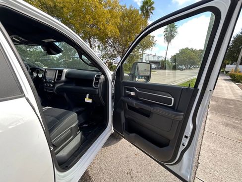 New 2025 RAM 3500 Big Horn image 32