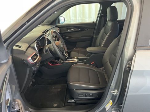 Used 2023 Chevrolet TrailBlazer RS w/ Sun and Liftgate Package AWD/4WD image 4