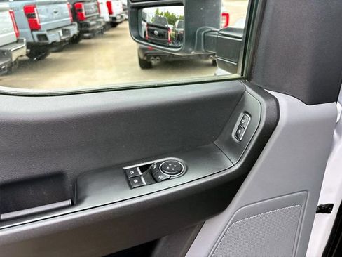 Used 2024 Ford F550 4x4 Regular Cab Super Duty image 10