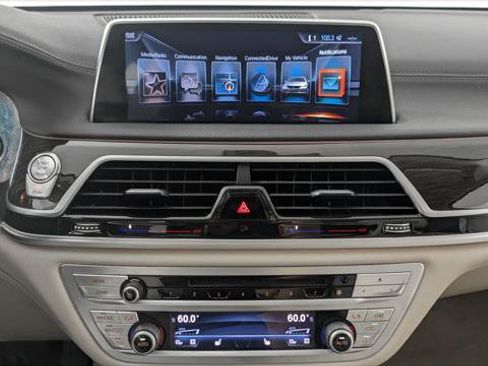 Used 2017 BMW 740i RWD image 29