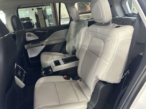 Used 2026 Lincoln Aviator Reserve AWD/4WD image 25