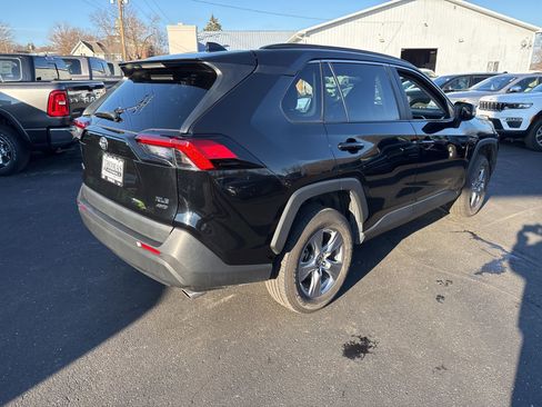 Used 2022 Toyota RAV4 XLE image 7