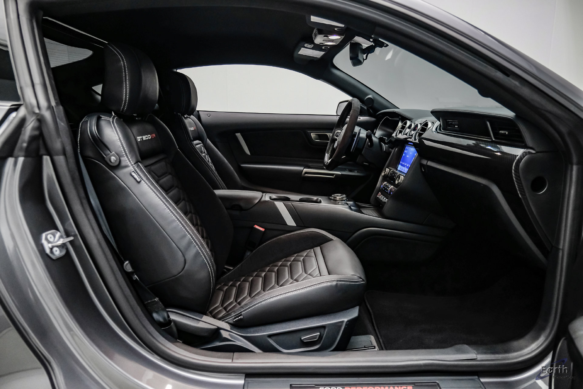 Used 2021 Ford Mustang Shelby GT500 w/ Technology Package RWD image 60