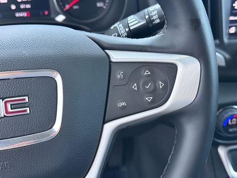 Used 2023 GMC Terrain SLT w/ Infotainment Package II AWD/4WD image 17