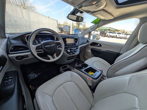 Used 2019 Chrysler Pacifica Limited FWD image 7