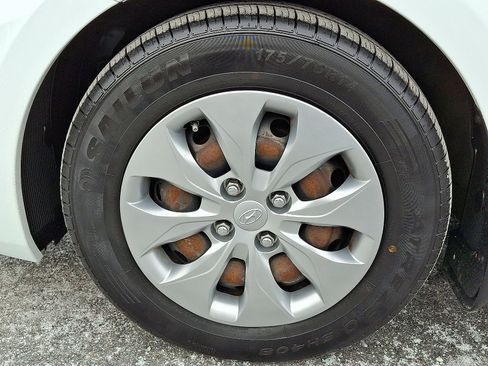 Used 2017 Hyundai Accent SE image 6