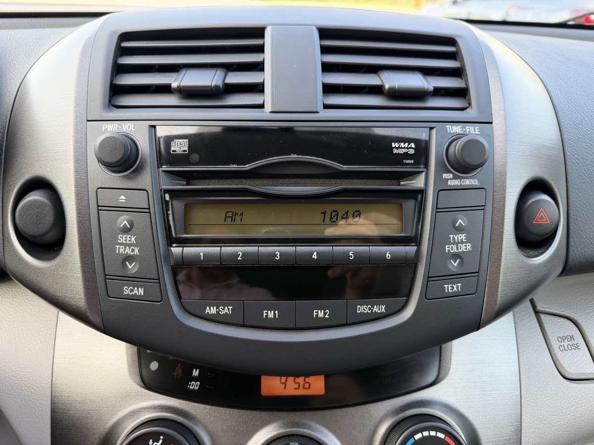 Used 2011 Toyota RAV4 2WD w/ Base L4 Extra Value Pkg image 17