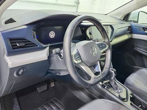 Used 2024 Volkswagen Taos SE AWD/4WD image 10