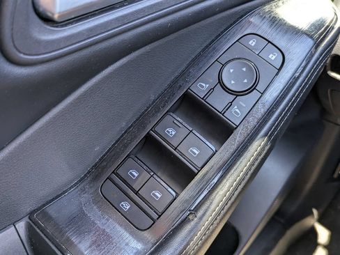 Certified 2025 Nissan Rogue SV FWD image 23