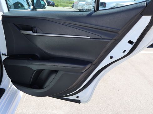 Used 2025 Toyota Camry SE FWD image 14