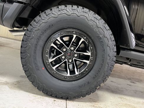 New 2026 Jeep Wrangler Unlimited Rubicon image 26